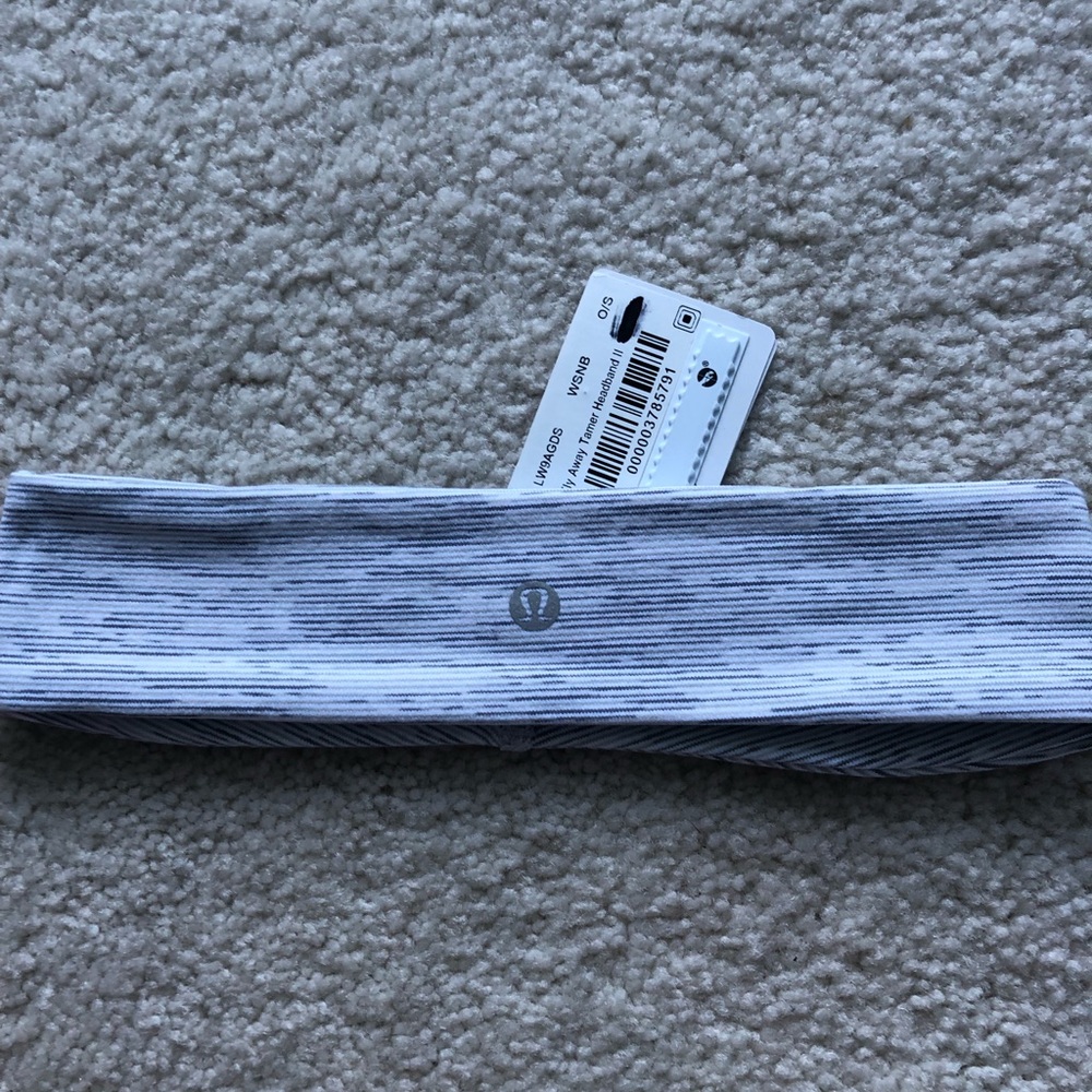 Brand new never worn lululemon headband